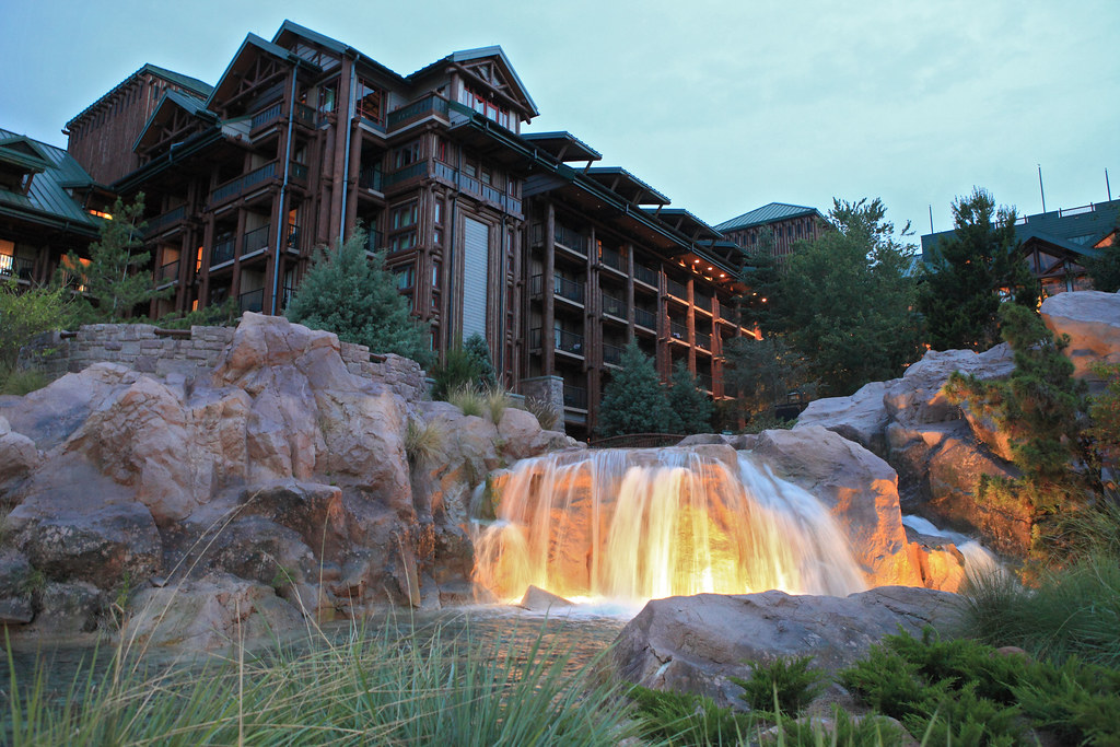 Disney’s Wilderness Lodge, Lakeshore Lodge’s next door neighbor on Bay Lake.